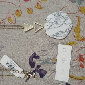 NWT Howlite necklace